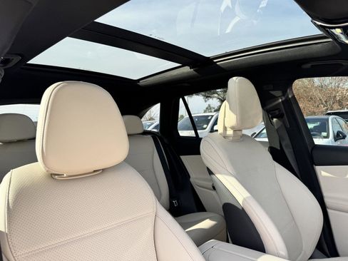 Certified 2025 Mercedes-Benz GLC 300 4MATIC image 33