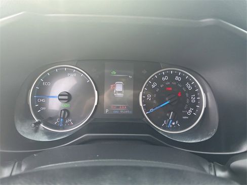 Used 2021 Toyota RAV4 LE image 23