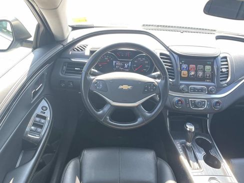 Used 2019 Chevrolet Impala LT FWD image 13