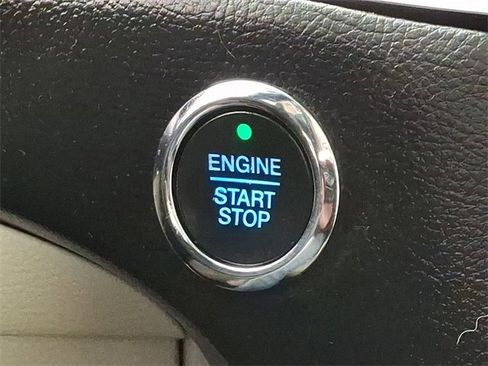 Used 2019 Ford Edge Titanium w/ Cold Weather Package image 23