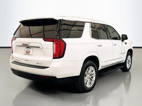Used 2024 GMC Yukon SLT w/ SLT Luxury Package RWD image 4