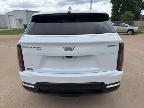 Used 2025 Cadillac Escalade IQ Luxury 2 AWD/4WD image 4