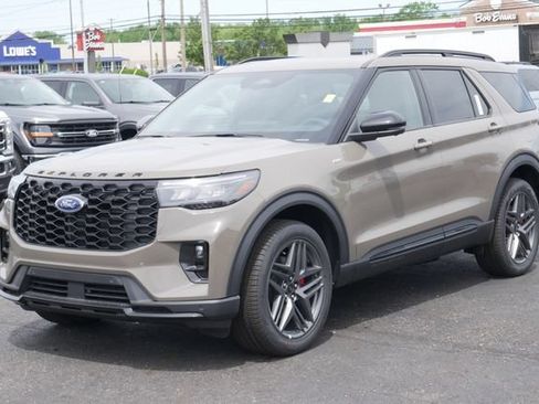 New 2026 Ford Explorer ST-Line w/ ST-Line Street Pack AWD/4WD image 9