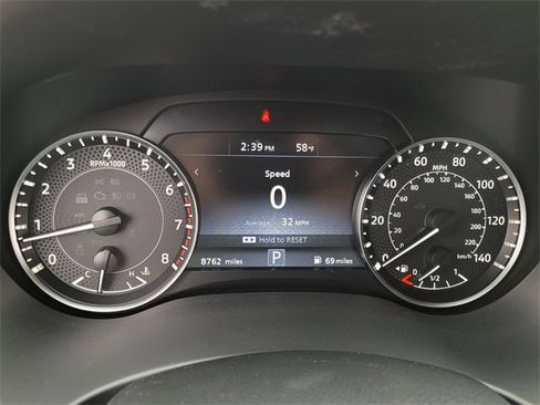 Used 2024 Nissan Armada SL w/ Captain's Chairs Package image 33