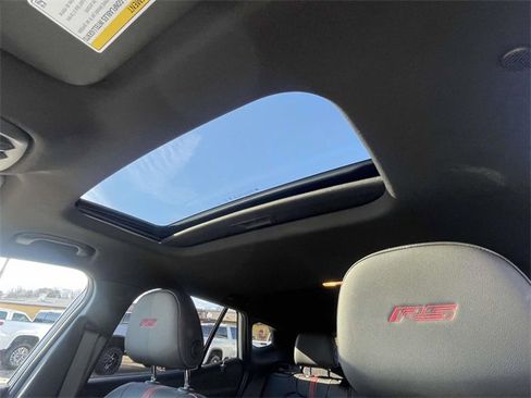 Used 2024 Chevrolet Trax RS w/ Sunroof Package image 16