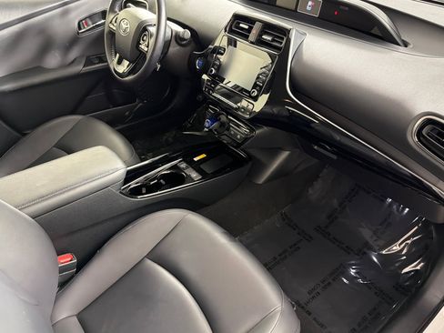 Used 2022 Toyota Prius XLE FWD image 15