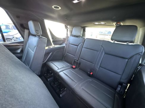Used 2022 Chevrolet Tahoe Z71 w/ Z71 Off-Road Package AWD/4WD image 23