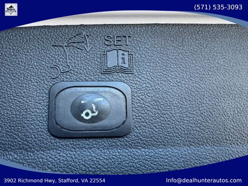 Used 2017 Ford Escape Titanium AWD/4WD image 15