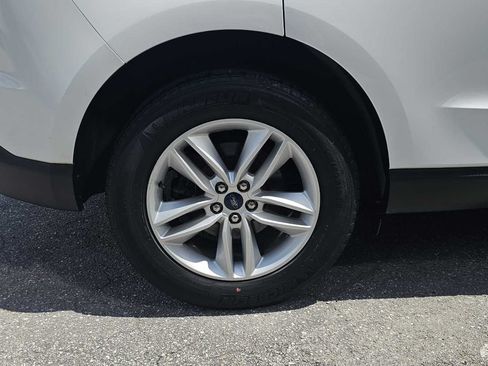 Used 2015 Ford Edge SEL FWD image 27