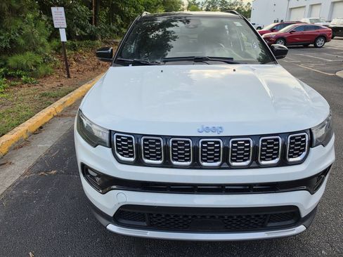 Used 2025 Jeep Compass Limited AWD/4WD image 5