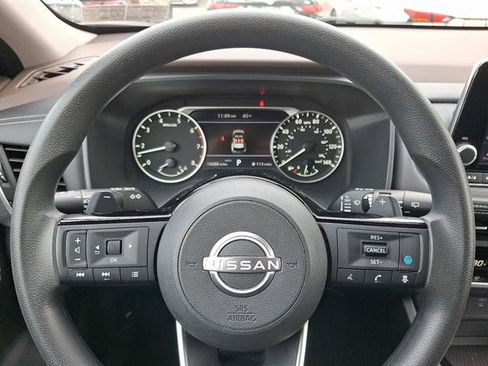 Used 2023 Nissan Rogue SV image 19