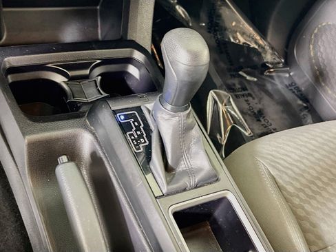 Used 2022 Toyota Tacoma SR AWD/4WD image 16