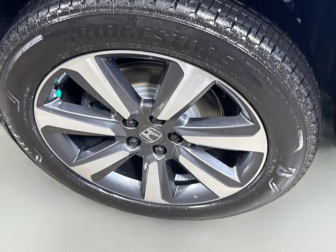 Used 2025 Honda Pilot Touring image 33
