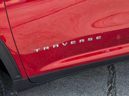 Used 2026 Chevrolet Traverse LT w/ Driver Confidence Package FWD image 7