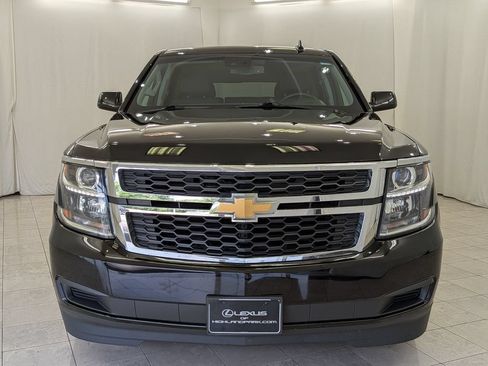 Used 2019 Chevrolet Suburban LT AWD/4WD image 3