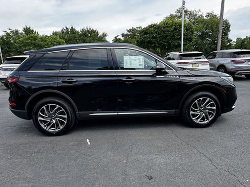 Used 2022 Lincoln Corsair AWD w/ Equipment Group 101A image 4