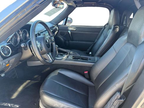 Used 2006 MAZDA MX-5 Miata Grand Touring w/ Premium Pkg image 12