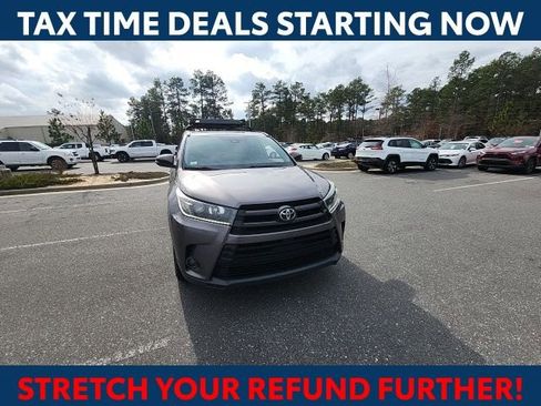 Used 2019 Toyota Highlander SE image 3