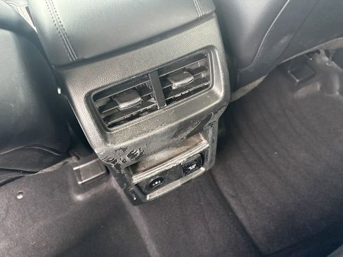 Used 2024 Ford Edge SEL w/ Convenience Package image 17