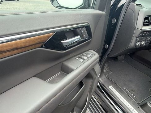 New 2026 Chevrolet Suburban High Country image 12