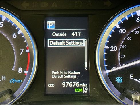 Used 2019 Toyota Highlander XLE image 12