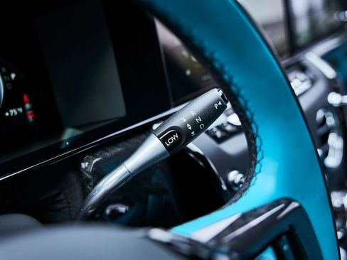 Used 2025 Rolls-Royce Cullinan Black Badge image 66