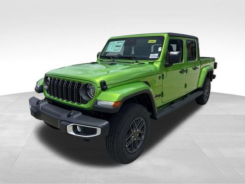 New 2026 Jeep Gladiator Sport AWD/4WD image 3