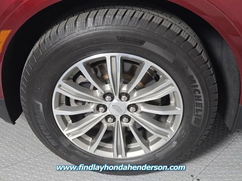 Used 2018 Cadillac XT5 Luxury w/ Driver Awareness Package FWD image 9