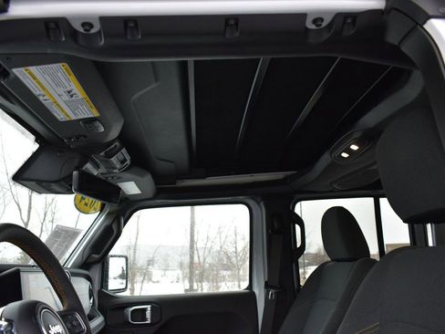 Certified 2024 Jeep Wrangler Sahara w/ Technology Group image 13