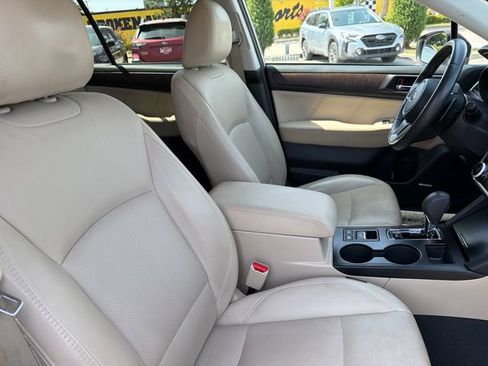 Used 2019 Subaru Outback 2.5i Limited AWD/4WD image 25