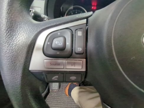 Used 2018 Subaru Forester 2.5i Premium image 17