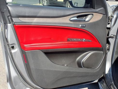 Used 2021 Alfa Romeo Stelvio Ti w/ Nero Edizione image 29