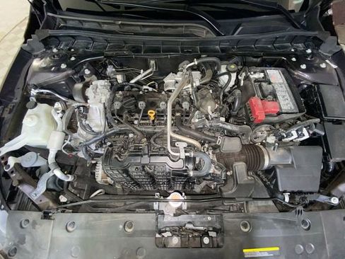 Used 2024 Nissan Altima 2.5 SV FWD image 16