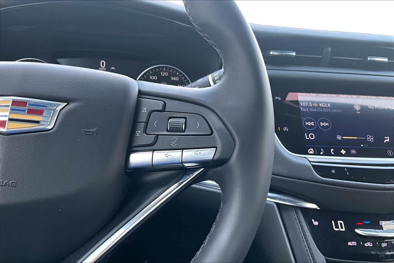 Used 2023 Cadillac XT6 Luxury FWD image 21