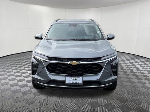 Used 2026 Chevrolet Trax LT w/ Driver Confidence Package image 2