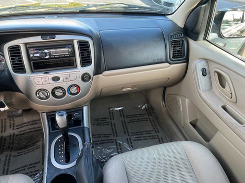 Used 2005 MAZDA Tribute s w/ Package 1 AWD/4WD image 34