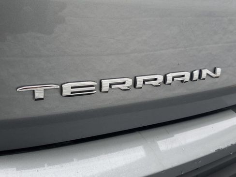 Used 2024 GMC Terrain SLE FWD image 30