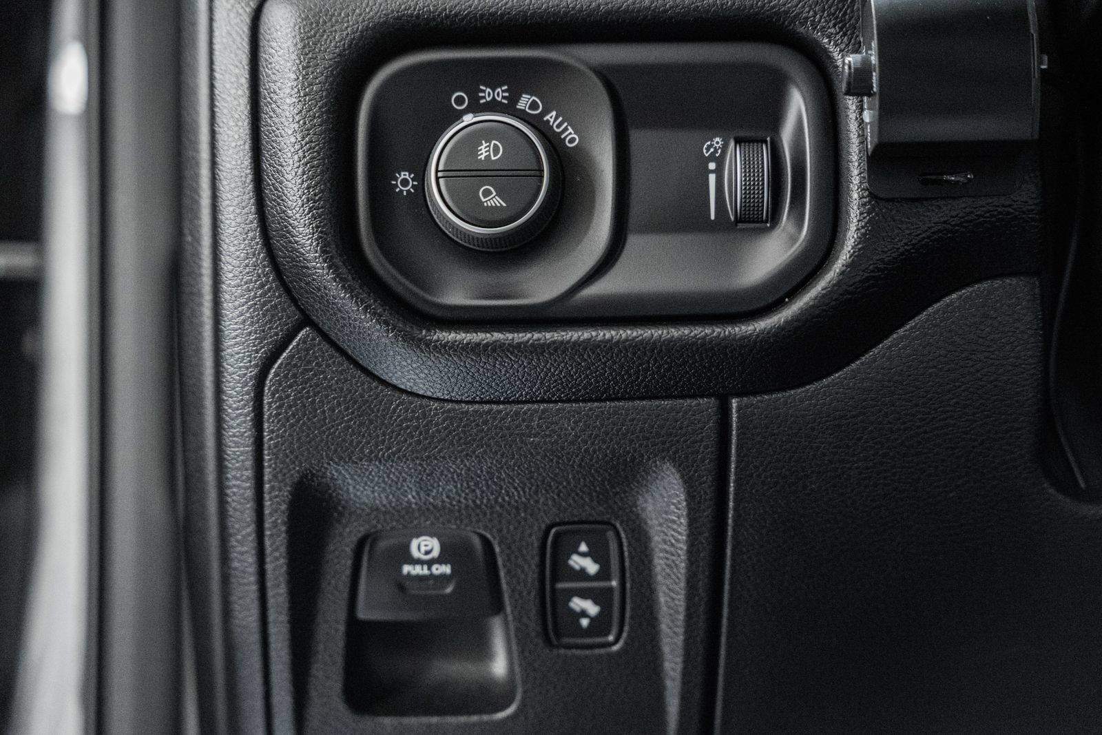 Used 2020 RAM 1500 Big Horn AWD/4WD image 50