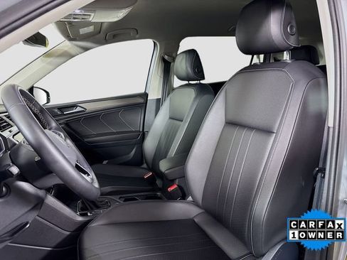 Used 2024 Volkswagen Tiguan SE image 20