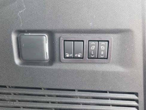 Used 2026 Chevrolet Suburban LT w/ Comfort Package AWD/4WD image 28