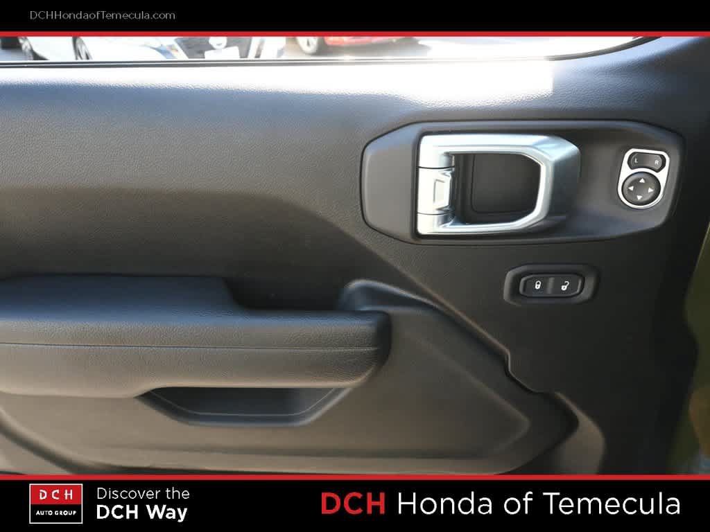 Used 2024 Jeep Wrangler Unlimited AWD/4WD image 16