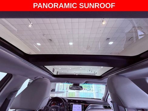 Used 2018 Toyota Camry XSE FWD image 7