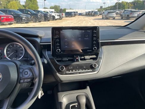 Used 2021 Toyota Corolla LE w/ Carpet Mat Package (TMS) FWD image 25