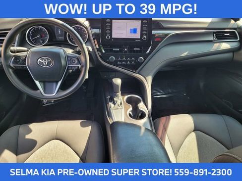 Used 2021 Toyota Camry LE image 9