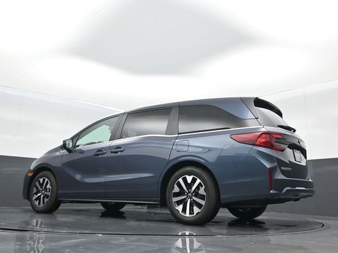 Certified 2025 Honda Odyssey EX-L image 17