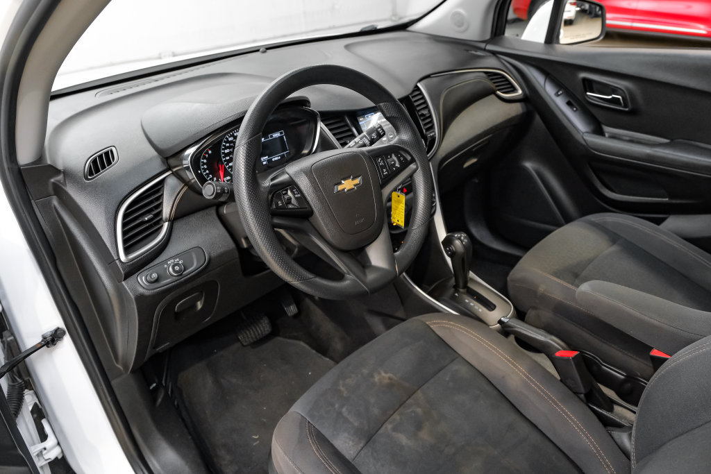 Used 2019 Chevrolet Trax LS w/ Tint and Cruise Package FWD image 3