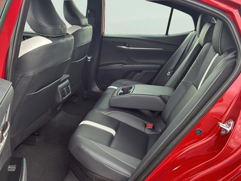 Used 2026 Toyota Camry Hybrid image 25