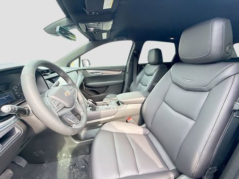 New 2025 Cadillac XT5 Luxury w/ LPO, Floor Liner Package image 21