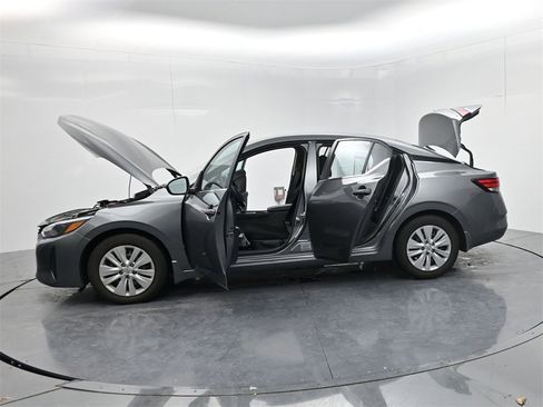 Used 2024 Nissan Sentra S image 53