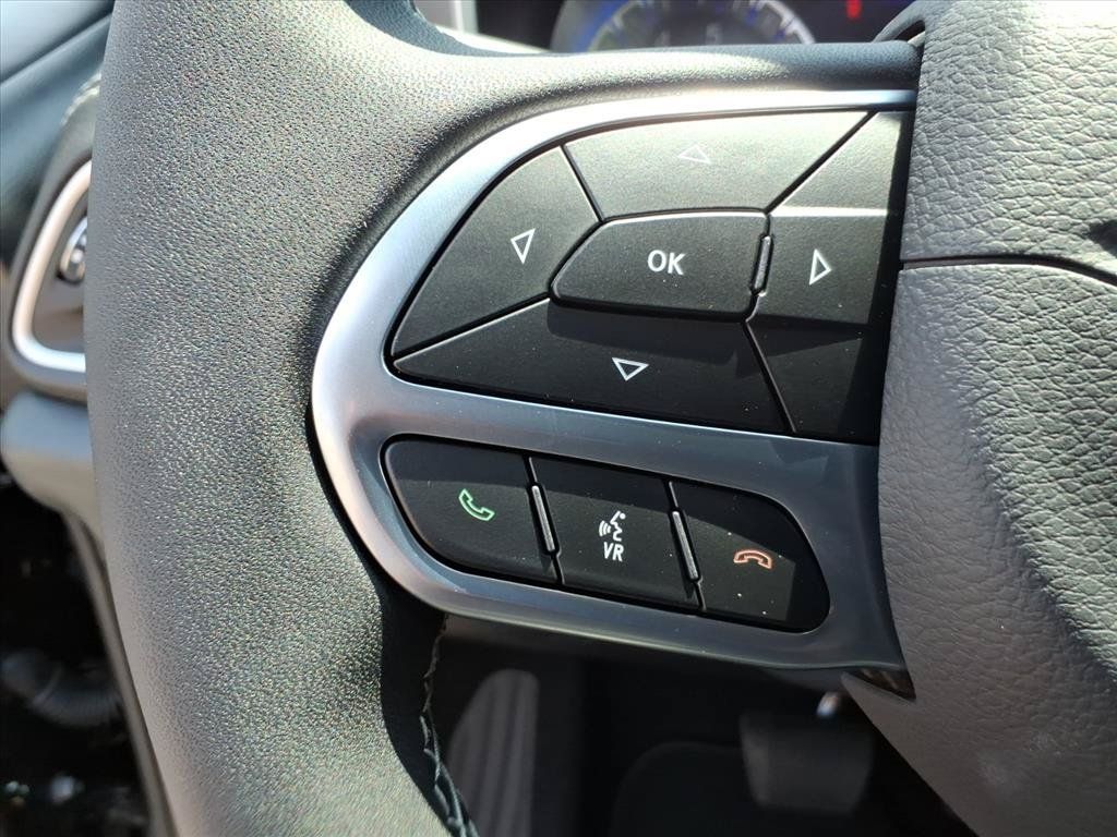 New 2027 Chrysler Pacifica Select FWD image 24
